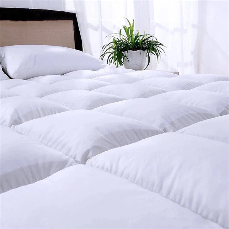 Hotel White Goose Down Duvet
